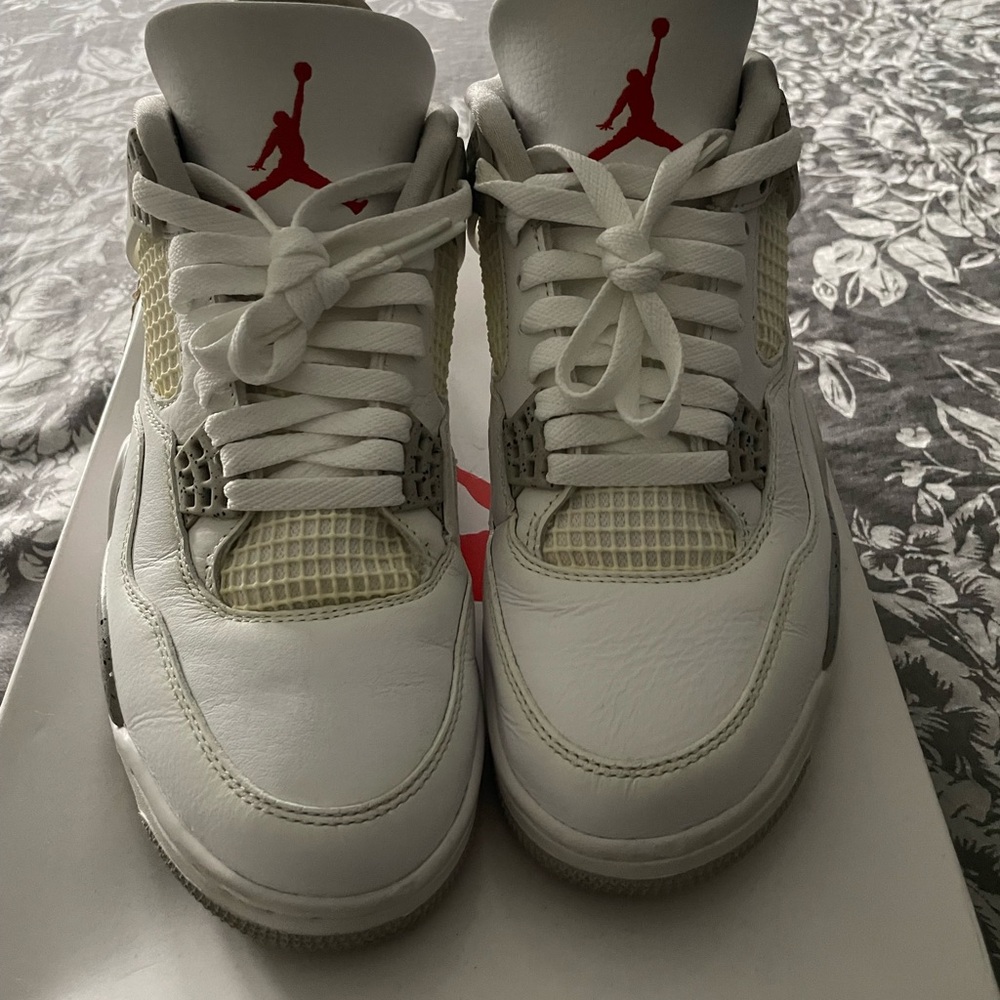 Used Air Jordan 4 Retro